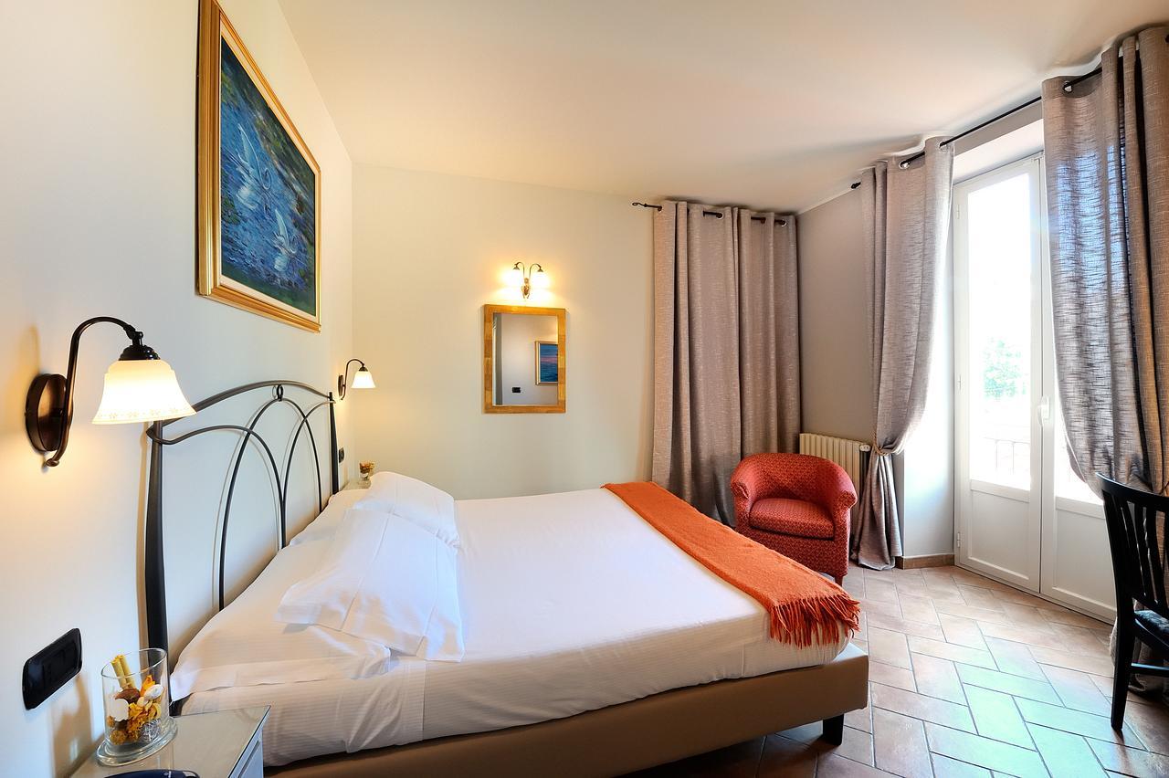 Albergo Giuan Arma Di Taggia Exterior foto