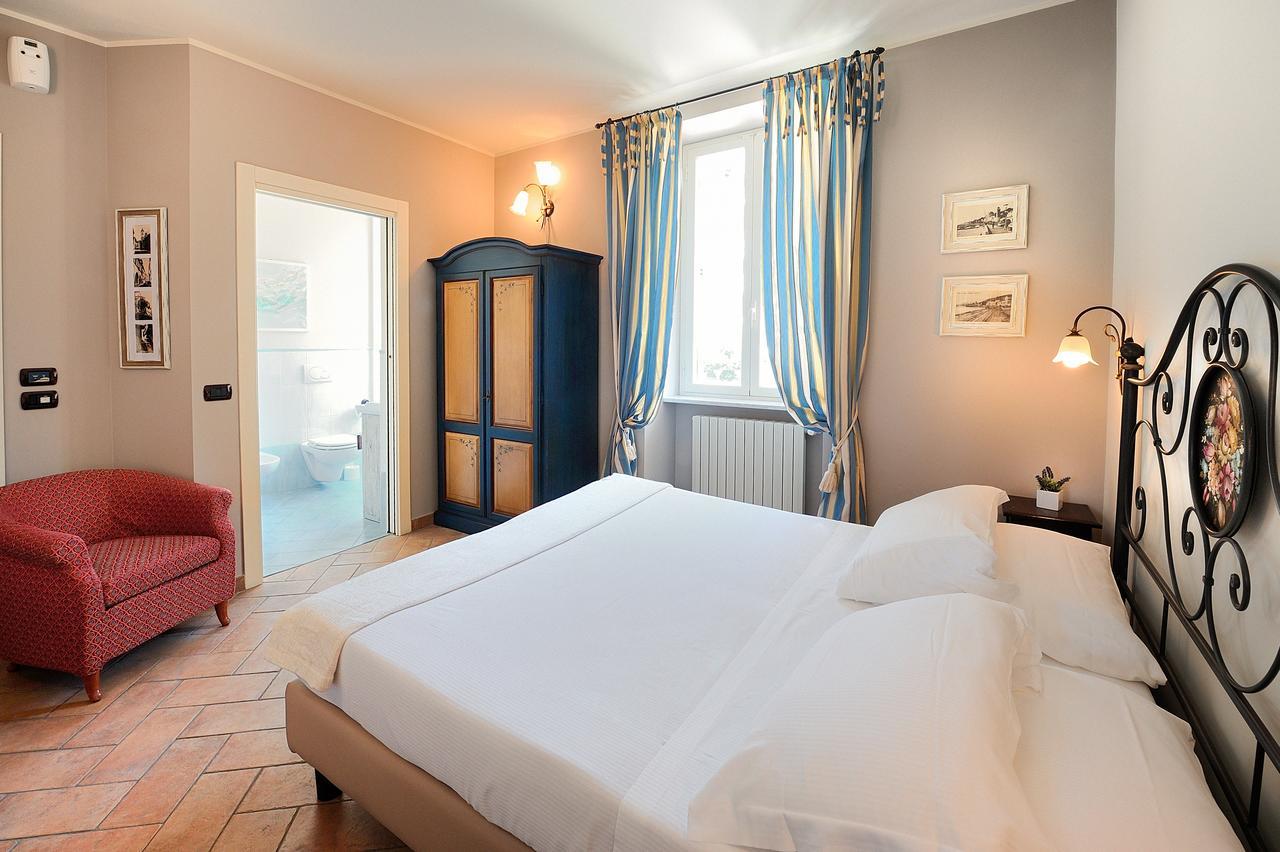 Albergo Giuan Arma Di Taggia Exterior foto