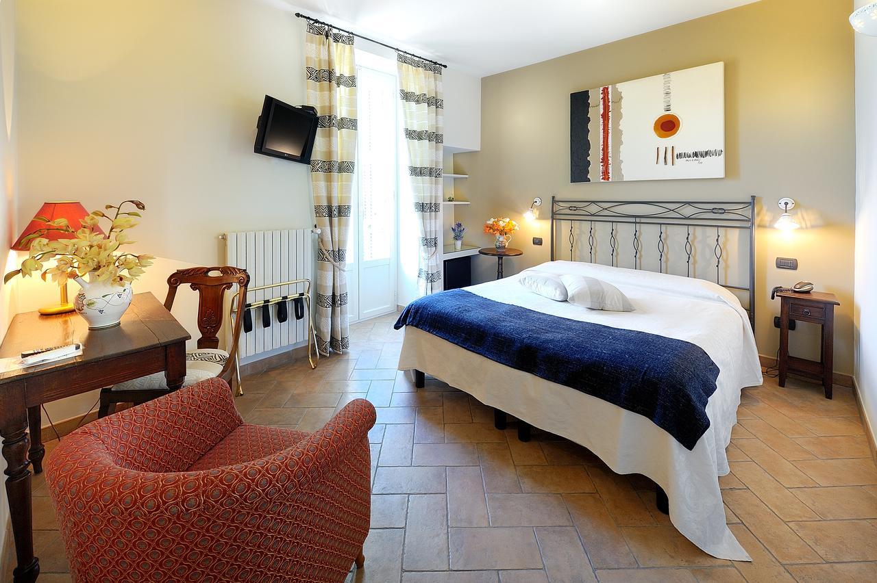 Albergo Giuan Arma Di Taggia Exterior foto